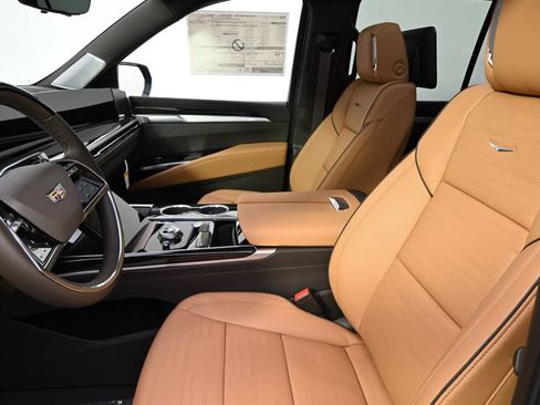 New 2026 Cadillac Escalade Luxury w/ Touring Package AWD/4WD image 13