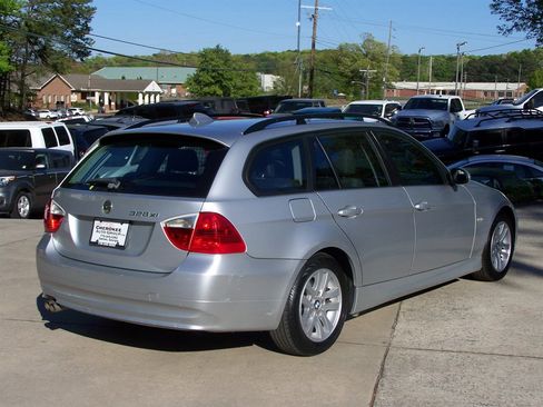 Used 2007 BMW 328xi Wagon image 4