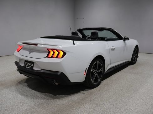 Used 2025 Ford Mustang Premium RWD image 9