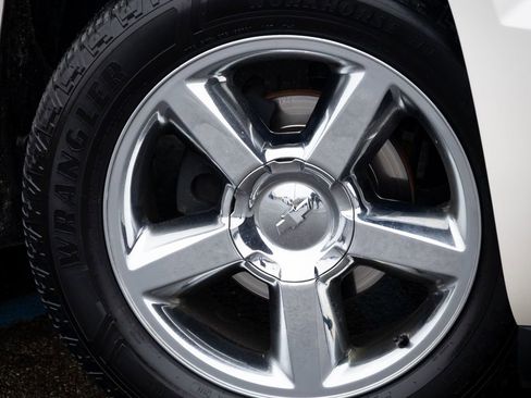 Used 2014 Chevrolet Suburban LTZ image 21