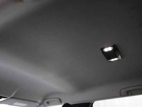 Used 2025 Mitsubishi Outlander SE AWD/4WD image 23