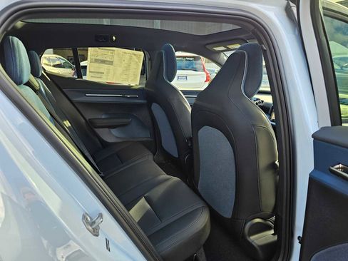 New 2026 Volvo EX30 Cross Country Ultra image 13