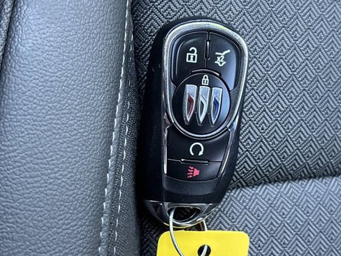 Used 2025 Buick Encore GX Preferred image 37