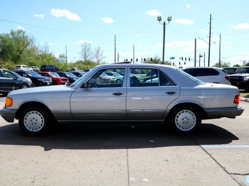 Used 1990 Mercedes-Benz 300 SE image 10