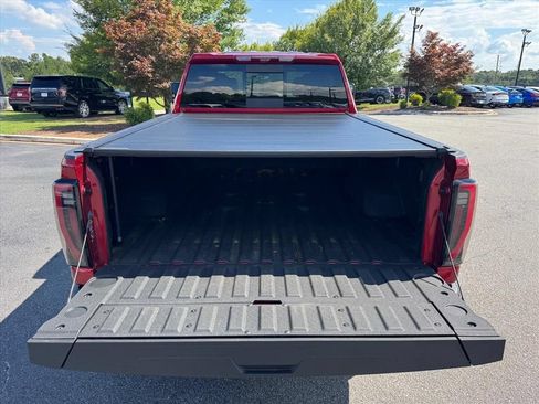 Used 2024 GMC Sierra 2500 AT4 w/ AT4 Premium Plus Package AWD/4WD image 10