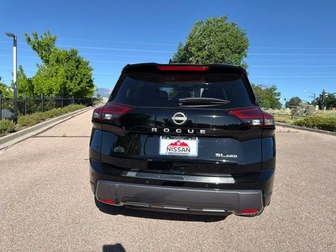 Certified 2025 Nissan Rogue SL w/ Tech Package AWD/4WD image 8