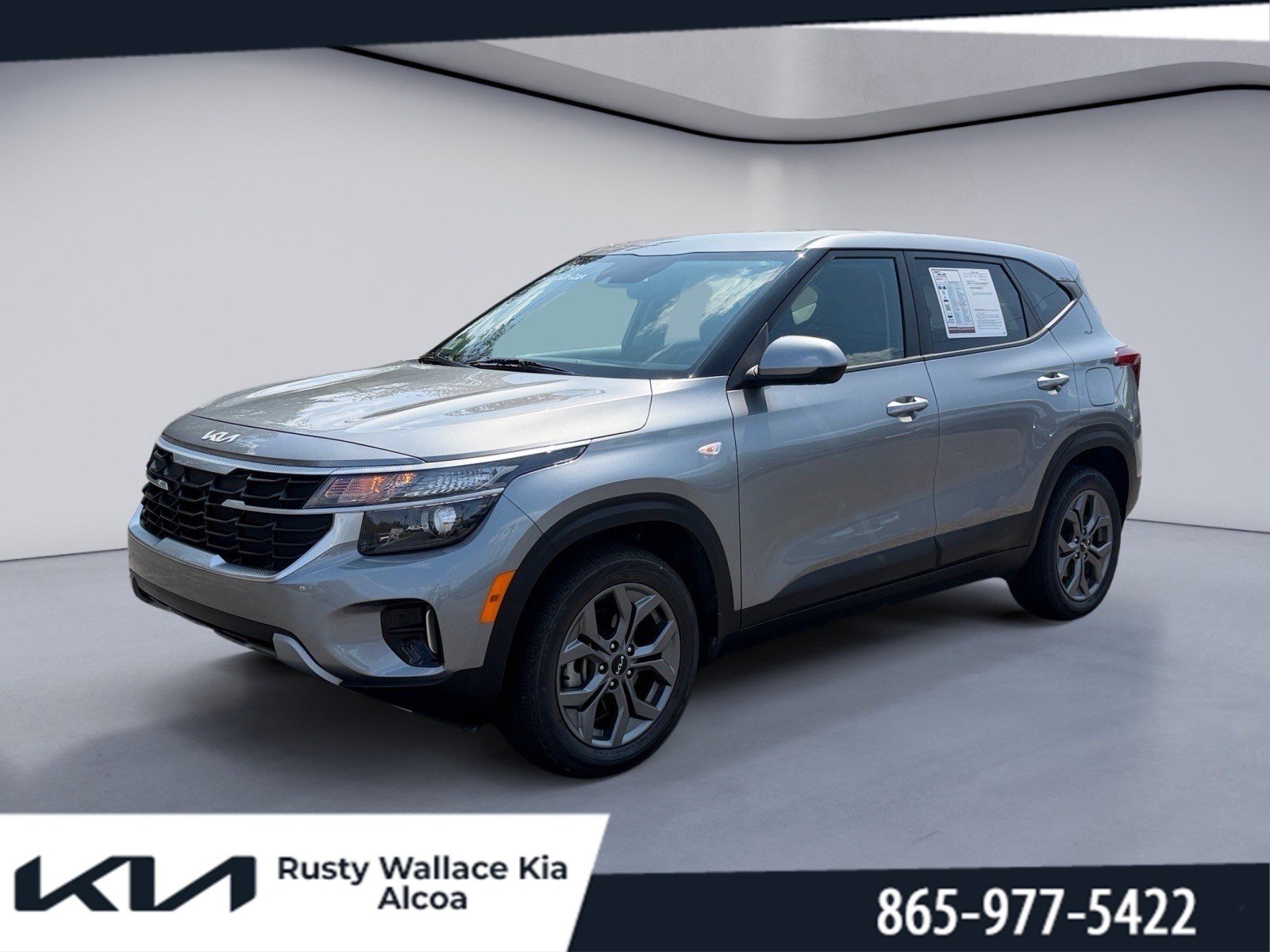 Used 2024 Kia Seltos LX AWD/4WD image 1