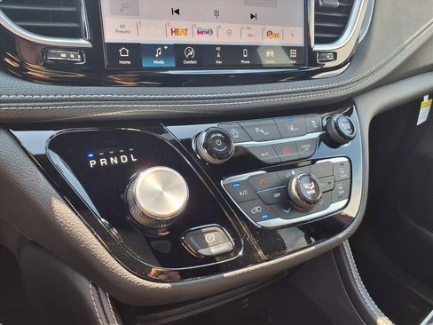 New 2026 Chrysler Pacifica Limited w/ S Appearance Package image 7