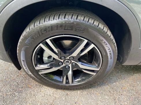 New 2026 Volvo XC40 B5 Core w/ Climate Package AWD/4WD image 9