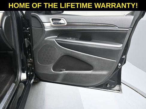 Used 2017 Jeep Grand Cherokee Limited image 47