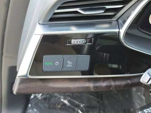 Used 2020 Audi Q8 Premium w/ Convenience Package image 33