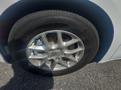Used 2023 Chrysler Pacifica Touring-L FWD image 32