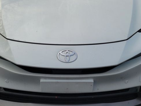 Used 2025 Toyota Prius Limited w/ Limited Premium Package FWD image 12