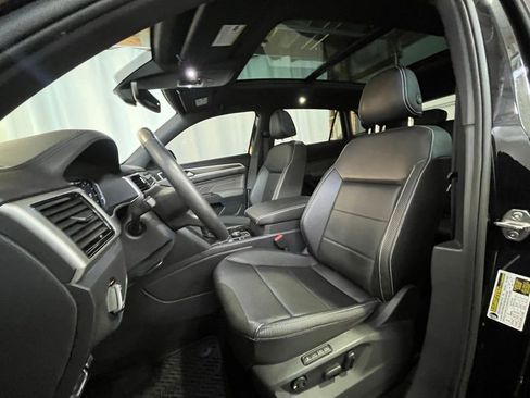 Certified 2023 Volkswagen Atlas Cross Sport SEL R-Line image 11