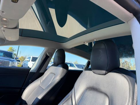 Used 2020 Tesla Model 3 image 11