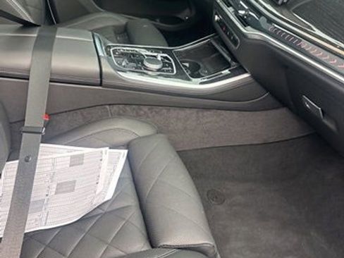 Used 2026 BMW X5 xDrive50e image 17