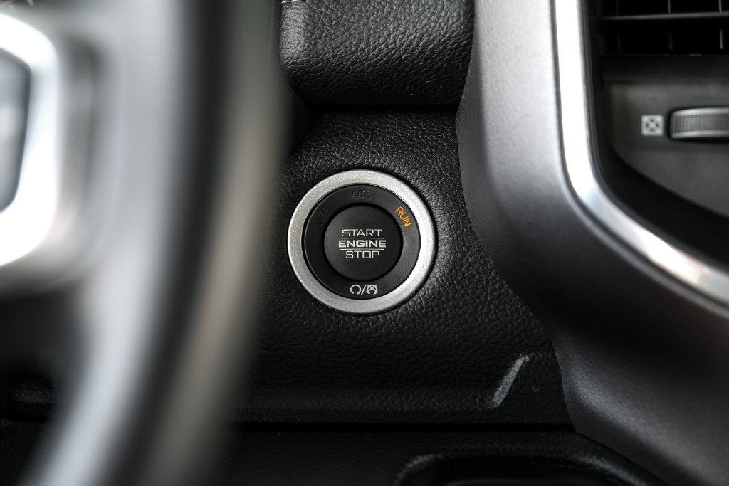Used 2023 RAM 1500 Laramie AWD/4WD image 29