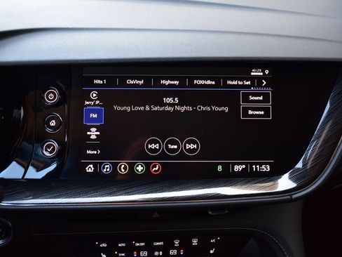 Used 2023 Buick Envision Essence image 43