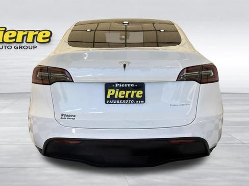 Used 2024 Tesla Model Y Long Range AWD/4WD image 3