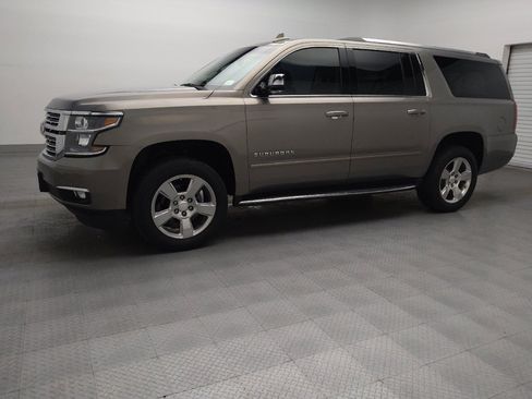 Used 2017 Chevrolet Suburban Premier RWD image 2