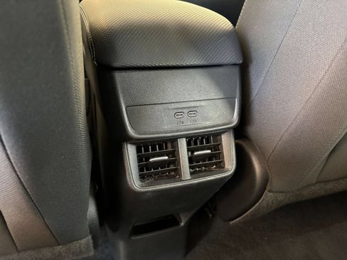 Used 2025 Chevrolet Equinox LT FWD image 20
