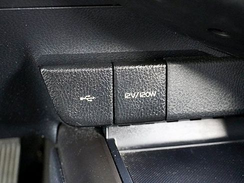 Used 2023 Toyota Camry SE image 27