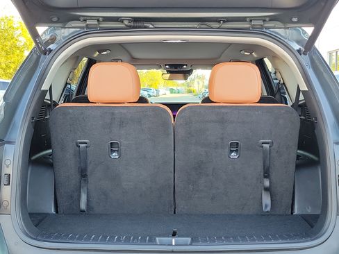 Used 2023 Kia Sorento SX Prestige image 12