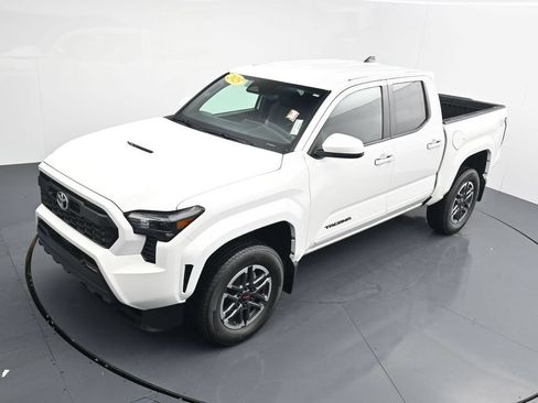 Used 2025 Toyota Tacoma TRD Sport AWD/4WD image 26