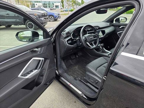 Used 2023 Audi Q3 2.0T Premium Plus AWD/4WD image 19