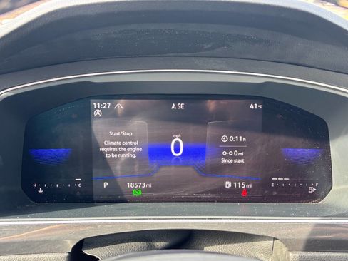 Used 2023 Volkswagen Tiguan SE w/ Panoramic Sunroof Package image 40