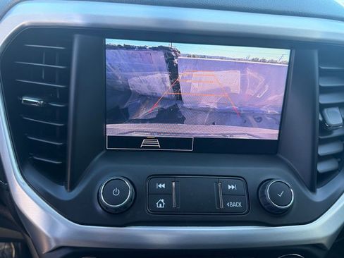 Used 2020 GMC Acadia SLE image 10