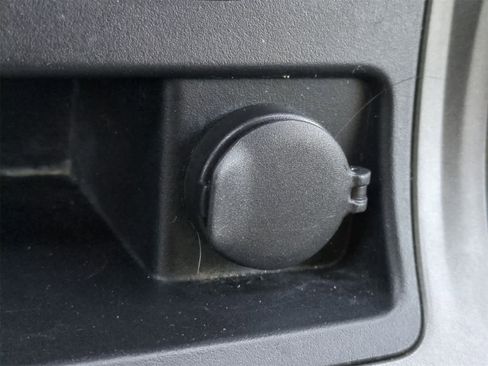 Used 2010 Chevrolet Traverse LT w/ Personal Connectivity Package image 31