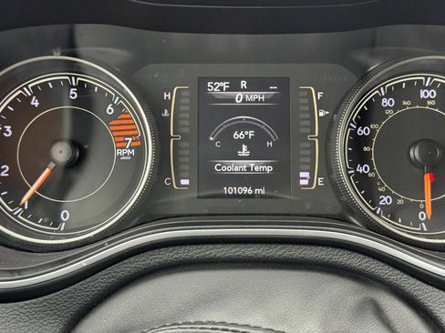 Used 2019 Jeep Cherokee Latitude Plus image 22