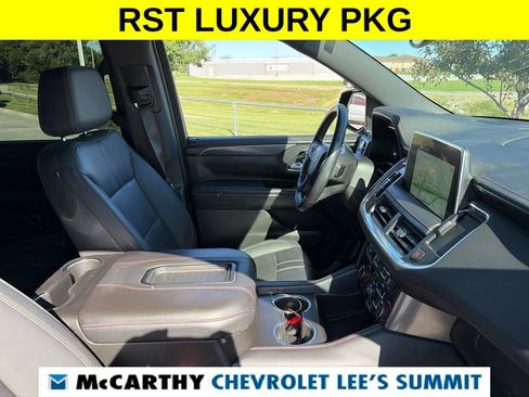 Used 2022 Chevrolet Suburban RST w/ Luxury Package AWD/4WD image 31