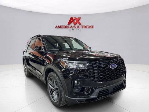 Used 2025 Ford Explorer ST-Line w/ Premium Package RWD image 6
