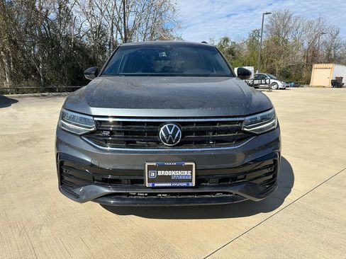Used 2023 Volkswagen Tiguan SE R-Line image 3