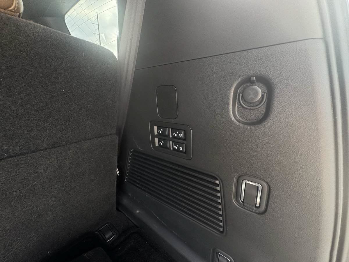 Used 2025 Nissan Armada SL w/ Captain's Chari Seat Package AWD/4WD image 23