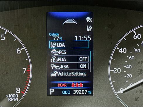 Used 2025 Toyota Corolla LE FWD image 18