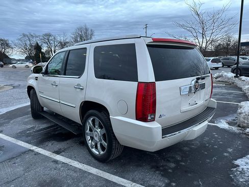 Used 2013 Cadillac Escalade Luxury image 7