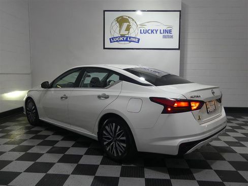 Used 2023 Nissan Altima 2.5 SV image 11