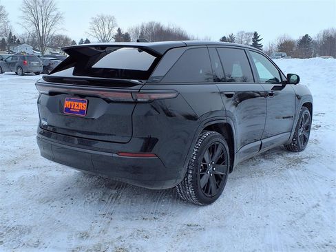 Used 2024 Jeep Wagoneer Launch Edition image 32