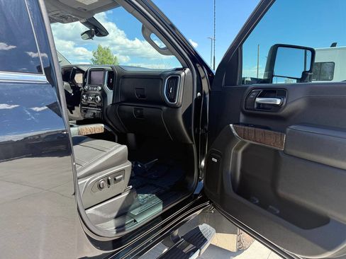 Used 2022 GMC Sierra 3500 Denali w/ Denali Ultimate Package AWD/4WD image 31