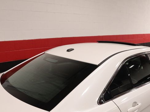 Used 2013 Ford Taurus SHO image 10