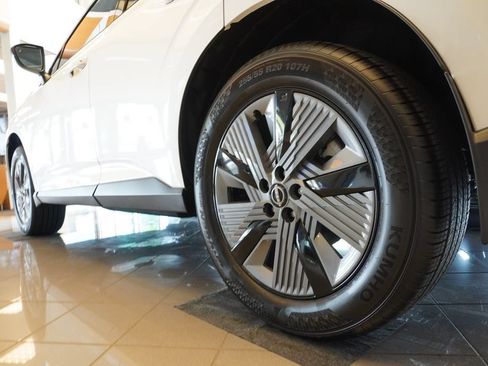 Used 2025 Nissan Murano SL AWD/4WD image 6