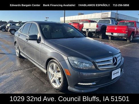 Used 2011 Mercedes-Benz C 300 4MATIC Sedan image 2