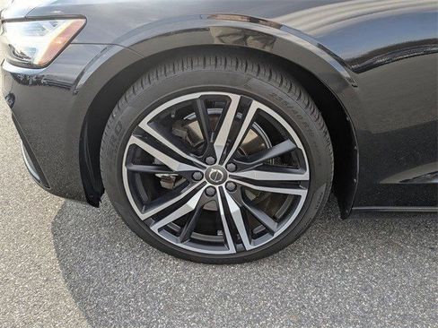 Used 2019 Volvo S60 T5 R-Design image 30