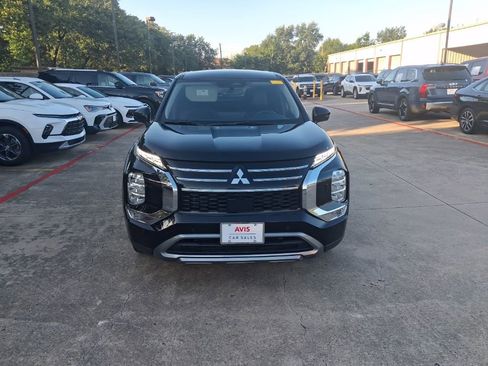 Used 2025 Mitsubishi Outlander AWD image 5