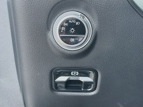 Used 2024 Mercedes-Benz C 300 Sedan image 36