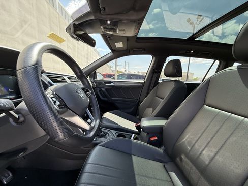 Certified 2024 Volkswagen Tiguan SE R-Line image 5