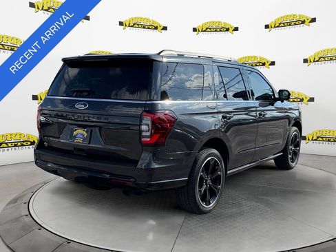 Used 2023 Ford Expedition Limited image 5